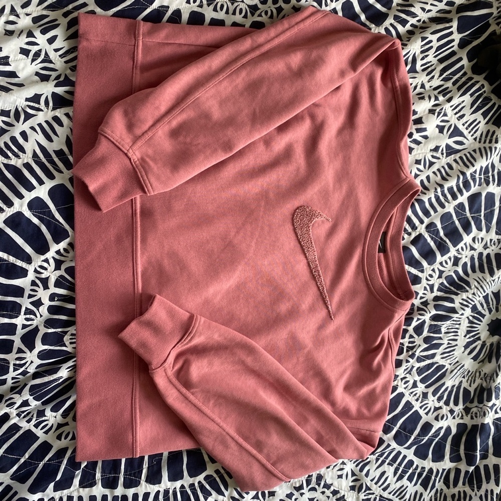 nike cropped sweatshirt with logo